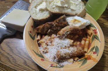 Ziti w sausage and pork neck bones-happy Sunday!!!!