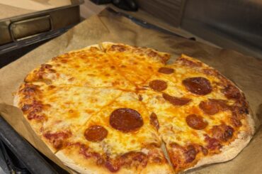 Double pepperoni pizza/ margarita