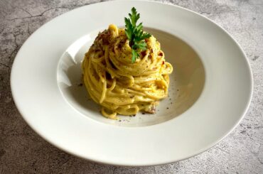 I have a question, why do some people plate their pasta like this. i genuinely have no idea, is it so it looks nice?