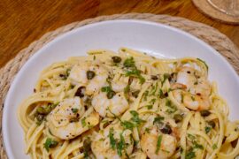 Linguine, King Prawns, Garlic, Capers, Chilli & Parlsey
