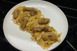 Creamy garlic Chicken thighs linguine 😋