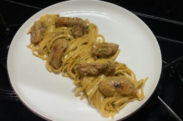 Creamy garlic Chicken thighs linguine 😋