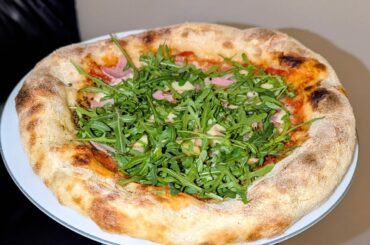 Home oven 250°C, 70% hydration, no mixer