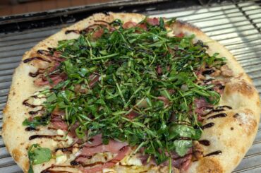 Candied Walnut Pizza