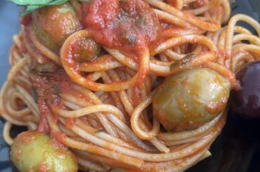 Spaghetti all'arrabbiata with olives! 🫒