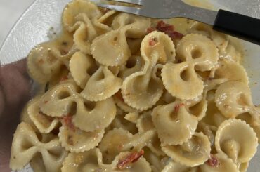 Monkey noodles with cream, super easy and super delicious