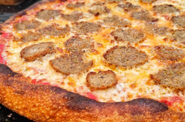 Meatball pizza to the max!