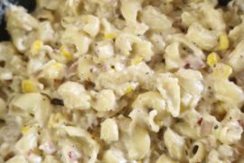 White sauce pasta cheyyatam jarigindhi😋