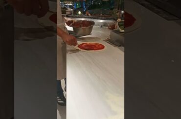 margarita pizza 🍕 making #pizza #italiancuisine #italytravel