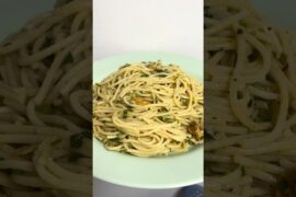 Easy Garlic Mussels Spaghetti Recipe #fyp #italy #foodvlog #easyrecipe #spaghetti #food