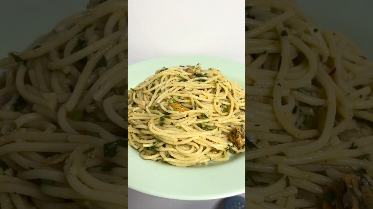 Easy Garlic Mussels Spaghetti Recipe #fyp #italy #foodvlog #easyrecipe #spaghetti #food Easy Garlic Mussels Spaghetti Recipe #fyp #italy #foodvlog #easyrecipe #spaghetti #food