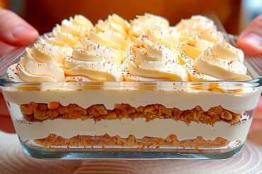 Mischen Sie einfach Pfirsiche und Bananen! Ein echtes italienisches Dessert in 15 Minuten!