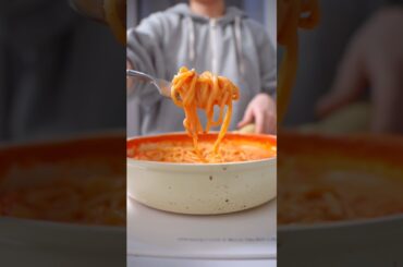 I tried the creamy tomato pasta recipe by @mooncancooks and.. I didn't really enjoy it..