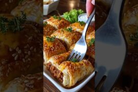 Cheesy Beef Stuffed Puff Pastry Rolls #youtubeshorts #food #beef #easyrecipe #explore #recipe