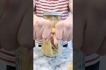 Should you BREAK spaghetti? 🤔🍝 #fypシ #food #shorts #italian