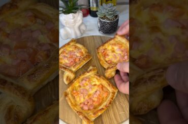 Mini puff pastry 🍕 pizza easy #pizza #pastry #streetfood