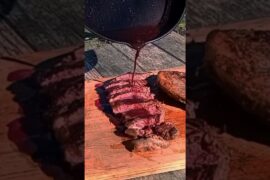 Juicy Italian Steak & Red Wine Sauce🍷 Cooked in a Cast Iron Skillet [Outdoor Cooking]