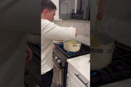 #PregoPartner our favorite go to recipe using @Prego  Traditional Pasta Sauce! Shop now!