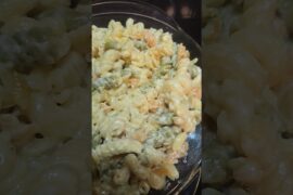 Pot a bubble Stew chicken and pasta 😋 #foodie #food #bigbossroxy #cooking #shorts #shortvideo #pasta