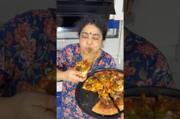 CHEESY CHICKEN PIZZA RECIPE HOMEMADE 🍕#shortsfeed #pizza #pizzarecipe #shortvideo #shorts #short