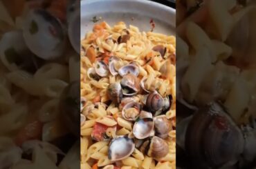 Mezze Penne with Clams – Traditional Italian Recipe (Authentic Style) #pasta #seafood #food