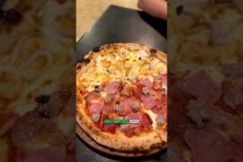 We tried pizza 🍕 in Chiang Mai in Thailand 🇹🇭 at Pizza My Heart ❤️