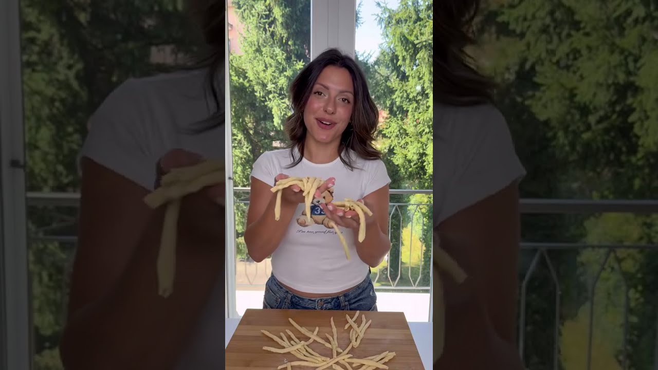 11/8/25: Le ricette di Carmen R. “Maccheroni (fatti in casa) al pomodoro, semplicemente…💘” 11/8/25: Le ricette di Carmen R. "Maccheroni (fatti in casa) al pomodoro, semplicemente…💘"