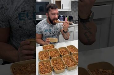 Pepperoni and cheese pasta meal prep