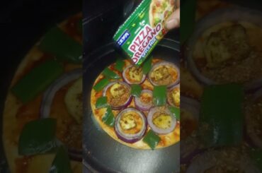 pizza 🍕 #food #recipe #kholi #dhoniforever #dhoni #music #pizzarecipe #viral #viralshorts #kitchen