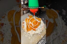 Lays wala Vegetable Pizza in Just 200/-🥵 #pizza #pizzalover #pizzarecipe #pizzahut #pizzachallenge