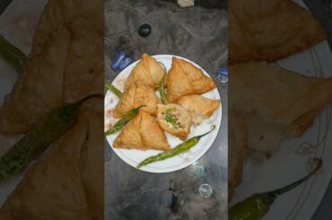 cheesy pizza samosa #trending #food #recipe #uzmakakitchen #cooking #viral #short #trends #foodcraze