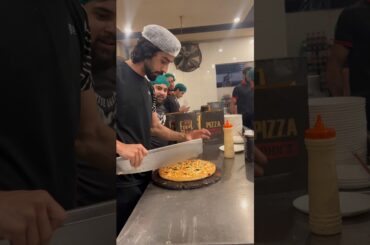 #pizzajohns #itspizzatime #bbqpizza #pizzarecipes #food #pizzalover #pizzatoppings