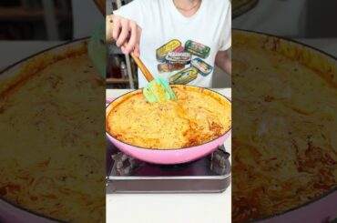 Can’t decide between Italian or Korean, so I mixed both 😍 Chicken & Sausage Gochujang Pasta~