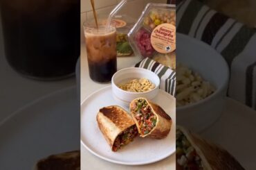 A lunch that takes 5 minutes That’s my kind of lunch🤌Sammy’s Italian Chop Salad crafted in coll