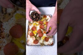 Spaghetti pizza casserole that's actually genius #recipe #foodhack #pizza