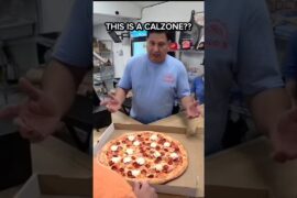 Pizza or calzone? 🤔🍕 #fyp #pizza #shorts #food