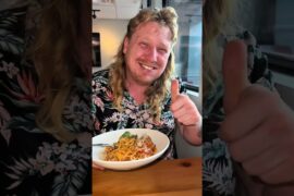 Hot blonde eats spaghetti at Carmagnola on 3rd in hamilton ohio #mulletreview #hamilton #hiddengems