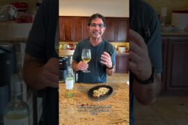 The ultimate Sicilian pairing...🍷🌊☀️