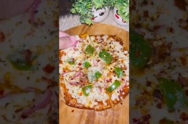 Viral paratha pizza🍕no oven ,no maida sirf 5 mint me banaye #parathapizza #ytshorts #viral #recipe