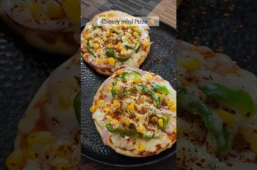 Cheesy mini Pizza 🍕 #shorts #pizza #food #recipe #foodie #yummy #love #trending