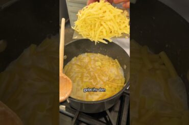 Diese Käse-Makkaroni sind so cremig, da braucht ihr kein Fertigprodukt mehr. Apfelmus dazu? 🧀 🍝