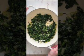 Tuscan-Style Chickpea & Cavolo Nero Soup - recipe below! #Recipe #Soup #Cooking #Italian