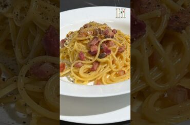 Authentic Carbonara doesn’t have cream or garlic | Authentic Italian Recipe 🇮🇹 | Home Kitchen Italy