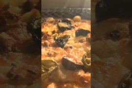 Pizza 🍕 #food #pizzalover #homemade #cooking #love #CookingChannel #FoodVlog #Foodie #PizzaTime