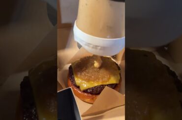 Top 17 Burger in the World 🍔 Gui’s Burger Japan