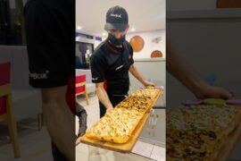 Train Pizza 🍕 wow 🤤😋 #food #shorts #pizza #pizza lover #foodblogger