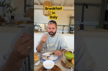 Breakfast with a view in Italy 🇮🇹☕️#italy #travel