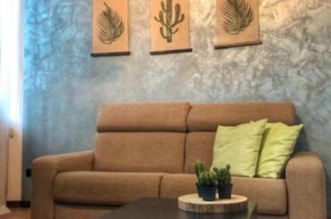 Cortile del Forno nel centro storico | Arona, Italy | Hotel Review 🛏️