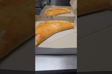 Italian Calzone Calsone Italyan Kalzone #calzone #mozzarellacheese #ricottacheese