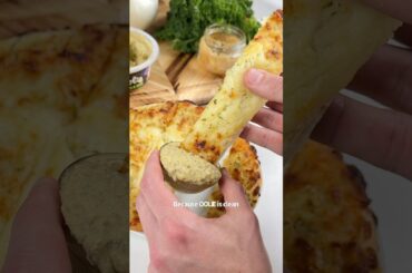 Cheesy Stuffed Garlic Bread with OOLIE Garlic & Herb Dip 🤤👌 #Ooliepartner